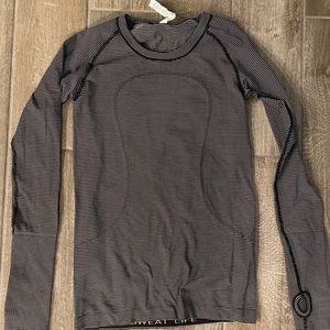 Lululemon Swiftly Tech Long Sleeve Size 6